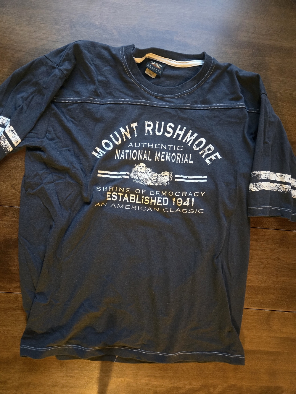Mount Rushmore Graphic T-Shirt Men’s Large Navy Blue Tourist Tee Americana